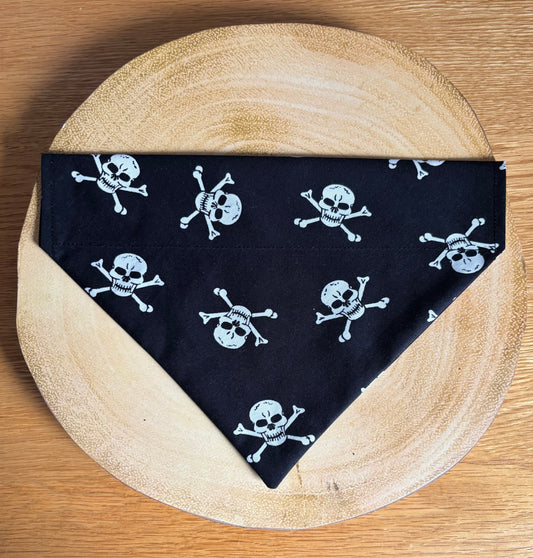 Skull & Crossbones Dog Bandana / Cat Bandana ☠️